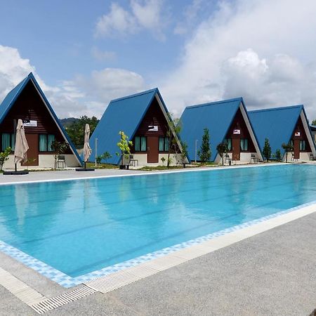 Senta Adventure Camp & Resort Minyak Beku Екстер'єр фото