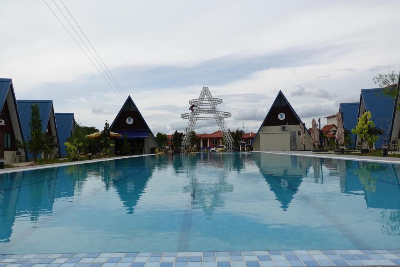 Senta Adventure Camp & Resort Minyak Beku Екстер'єр фото